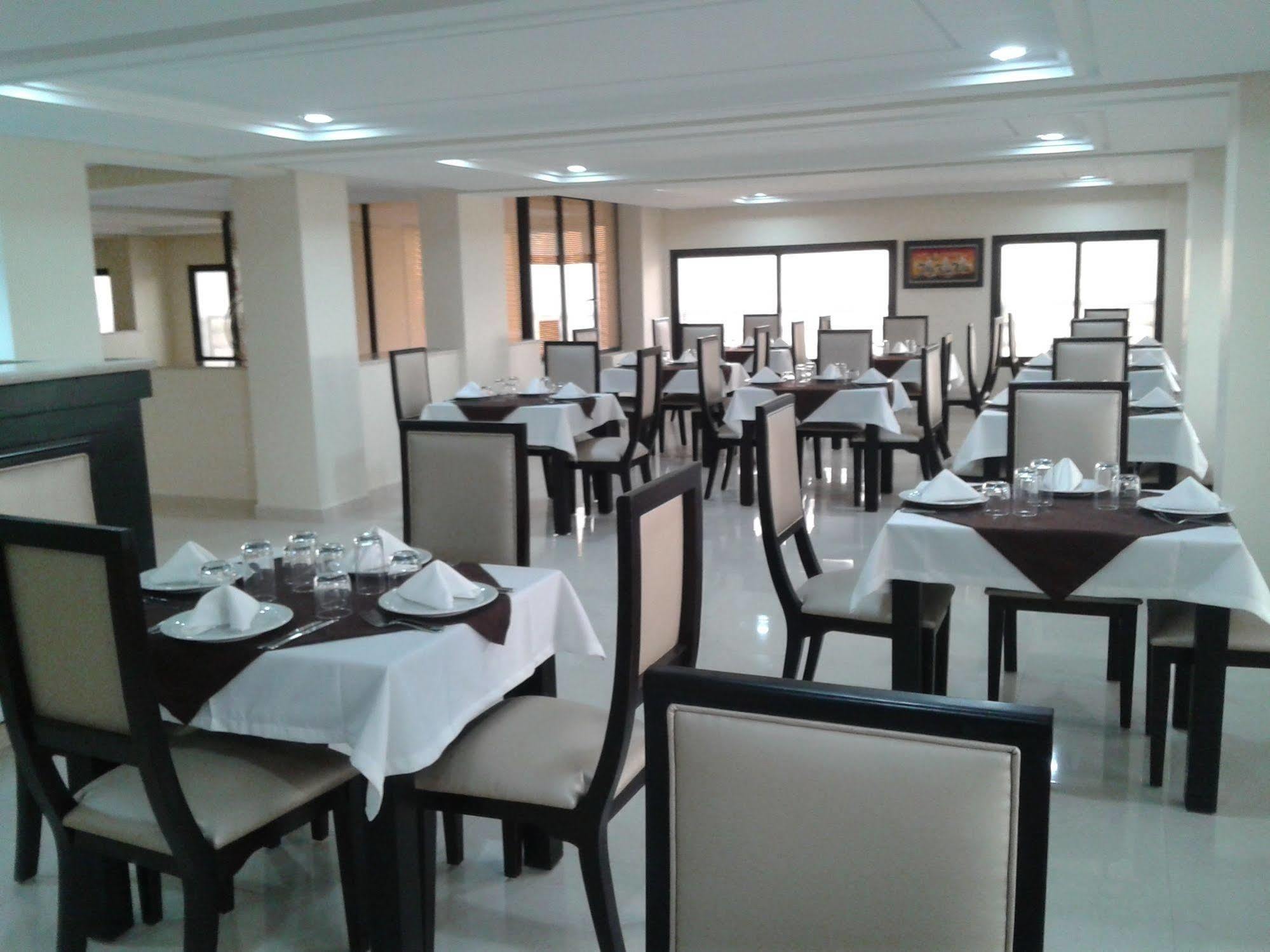Hotel Al Akhawayn Oujda Esterno foto