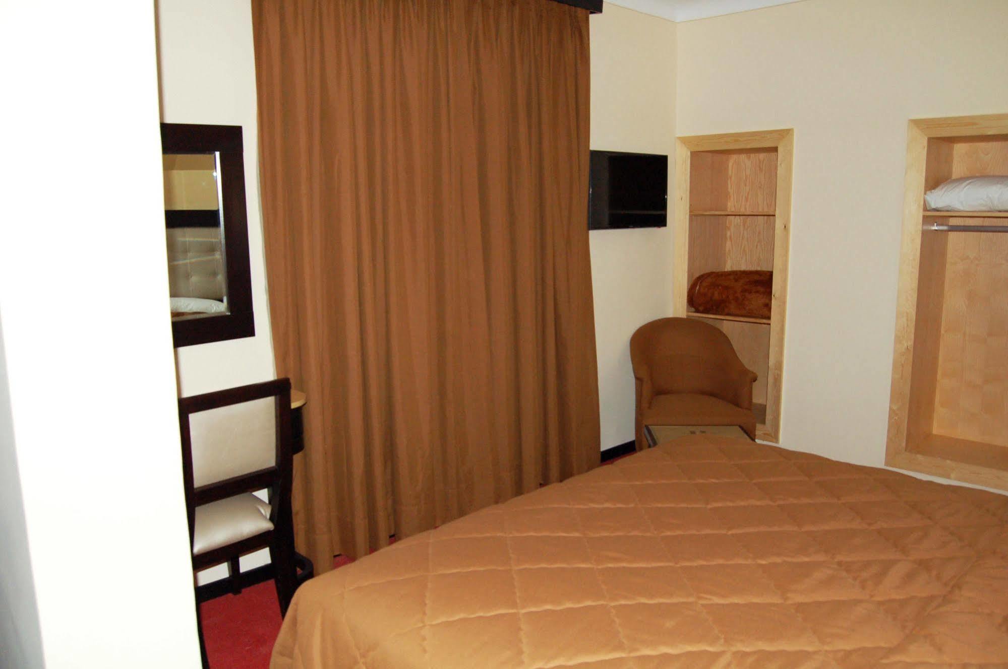 Hotel Al Akhawayn Oujda Esterno foto